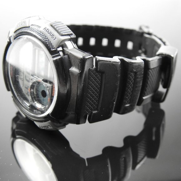 Casio 10-Year Battery Watch AE1000W - Picture 3 of 8